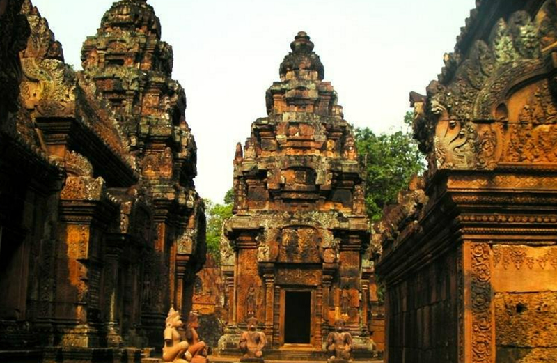 Banteay Srei in cambodia images