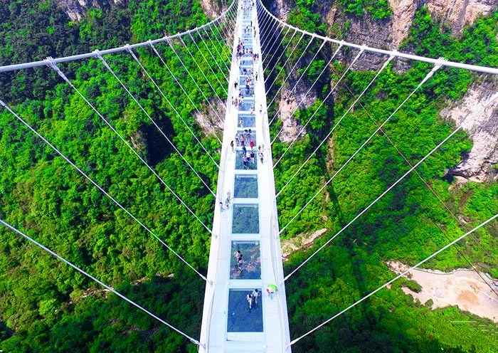 glass bridge in zhangjiajie images