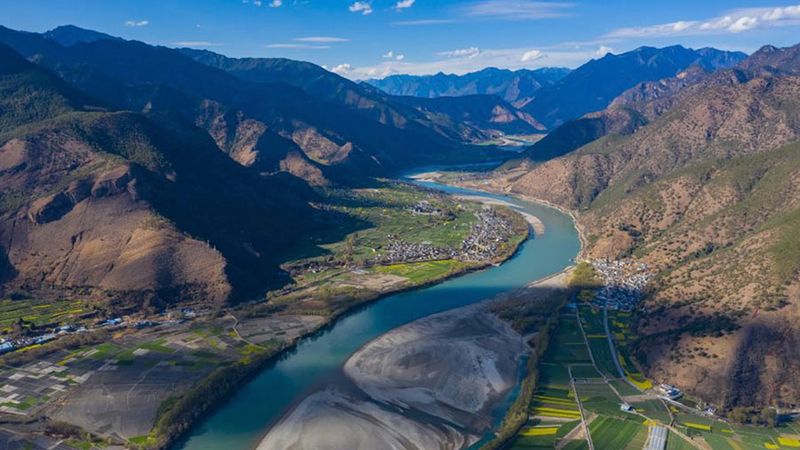 First Bend of the Yangtze River